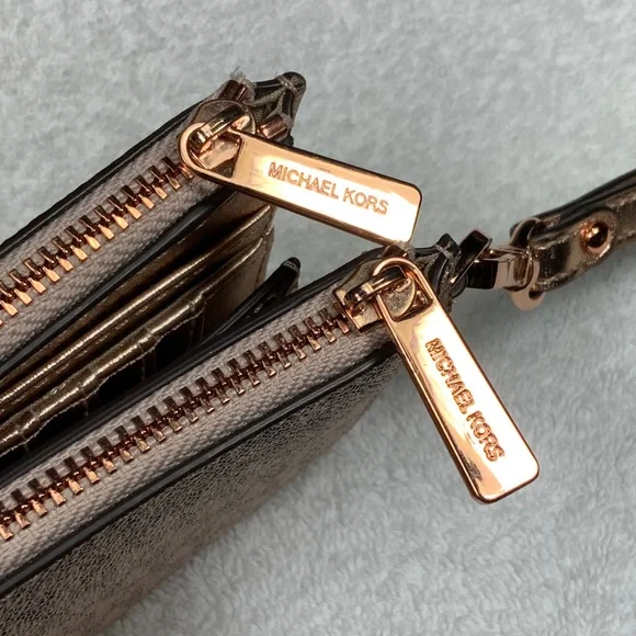 Michael Kors Jet Set Travel Large Double Zip Wristlet - Picture 4 of 16